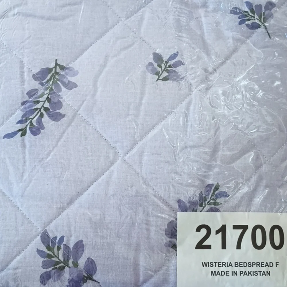 Collections Etc Purple Wisteria Full Bedspread and 2 Pillow Standard Shams